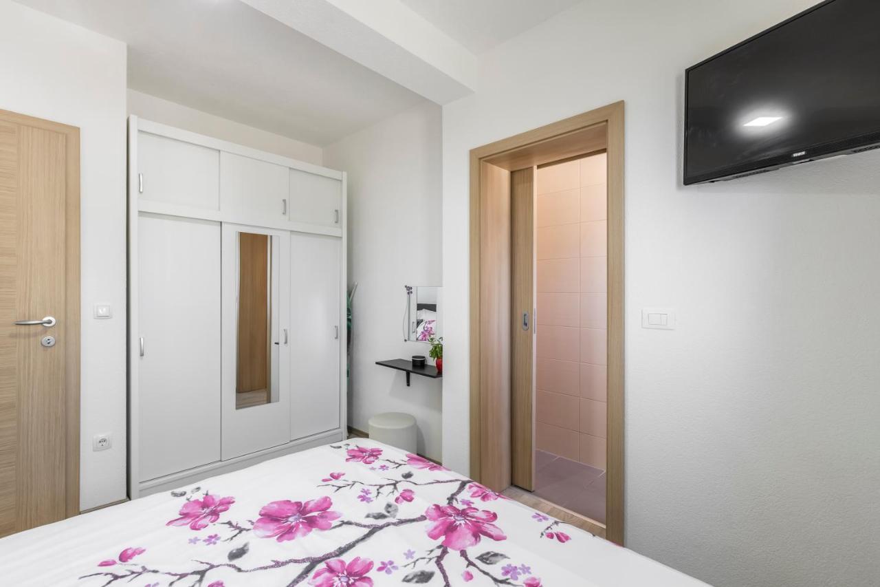 Apart Sa Terasom 250M Od Plaze,Parking,Wi Fi,Rostilj 트로기르 외부 사진