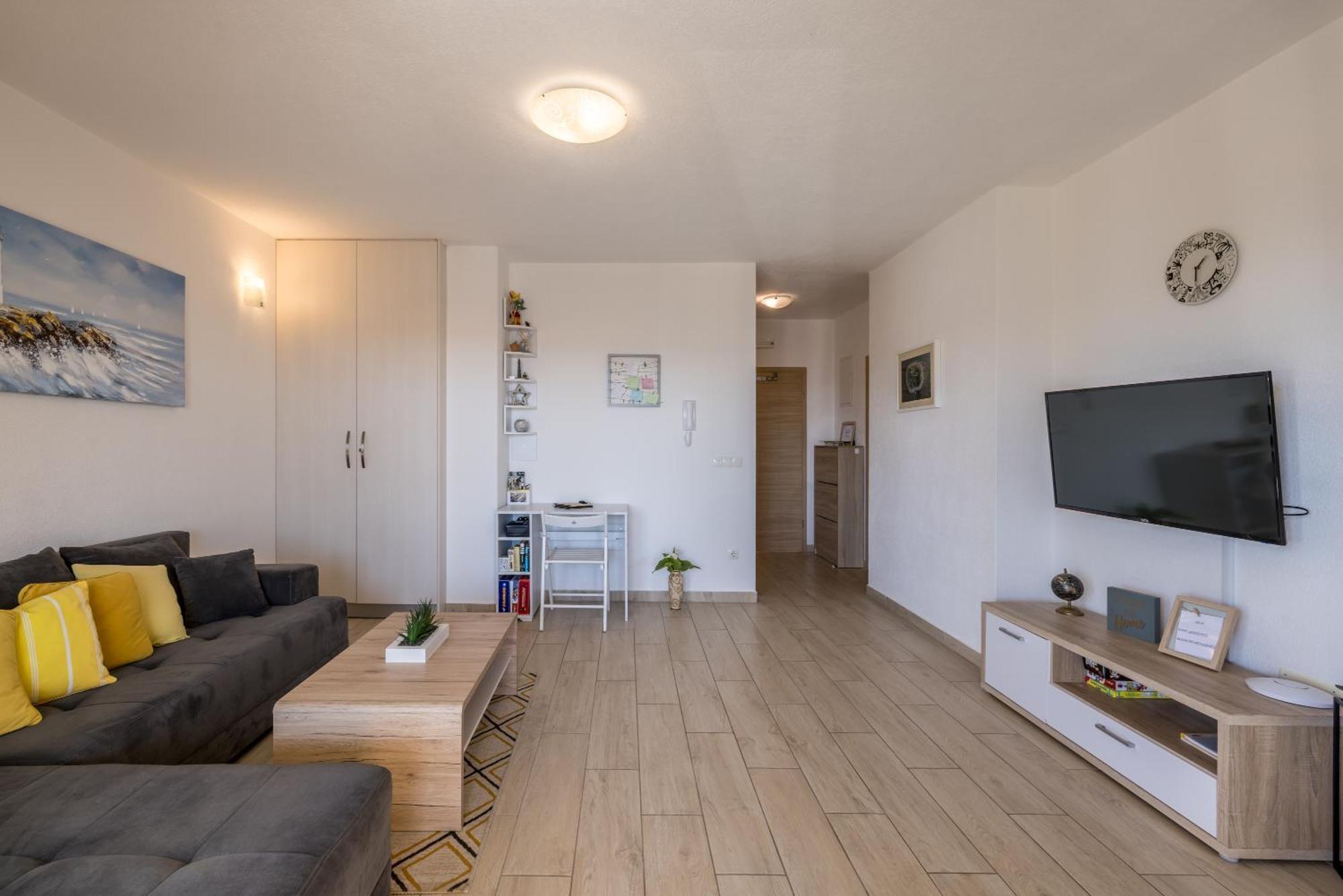 Apart Sa Terasom 250M Od Plaze,Parking,Wi Fi,Rostilj 트로기르 외부 사진